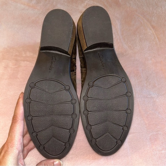 Clarks Charlten Grace brown leather booties short block heel size 8.5 - Picture 8 of 9